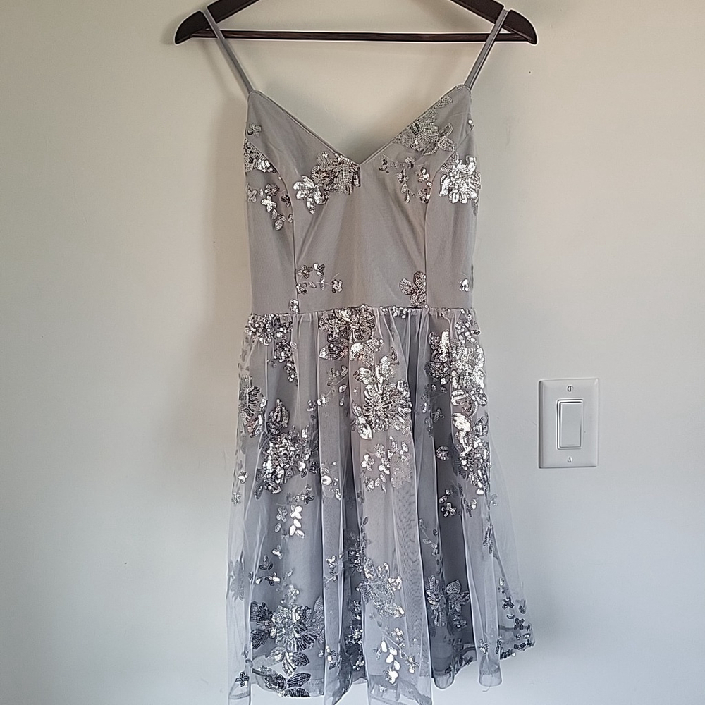 D & M Flormal Dress Womens Large Silver Seeveless Homecoming Short Gown